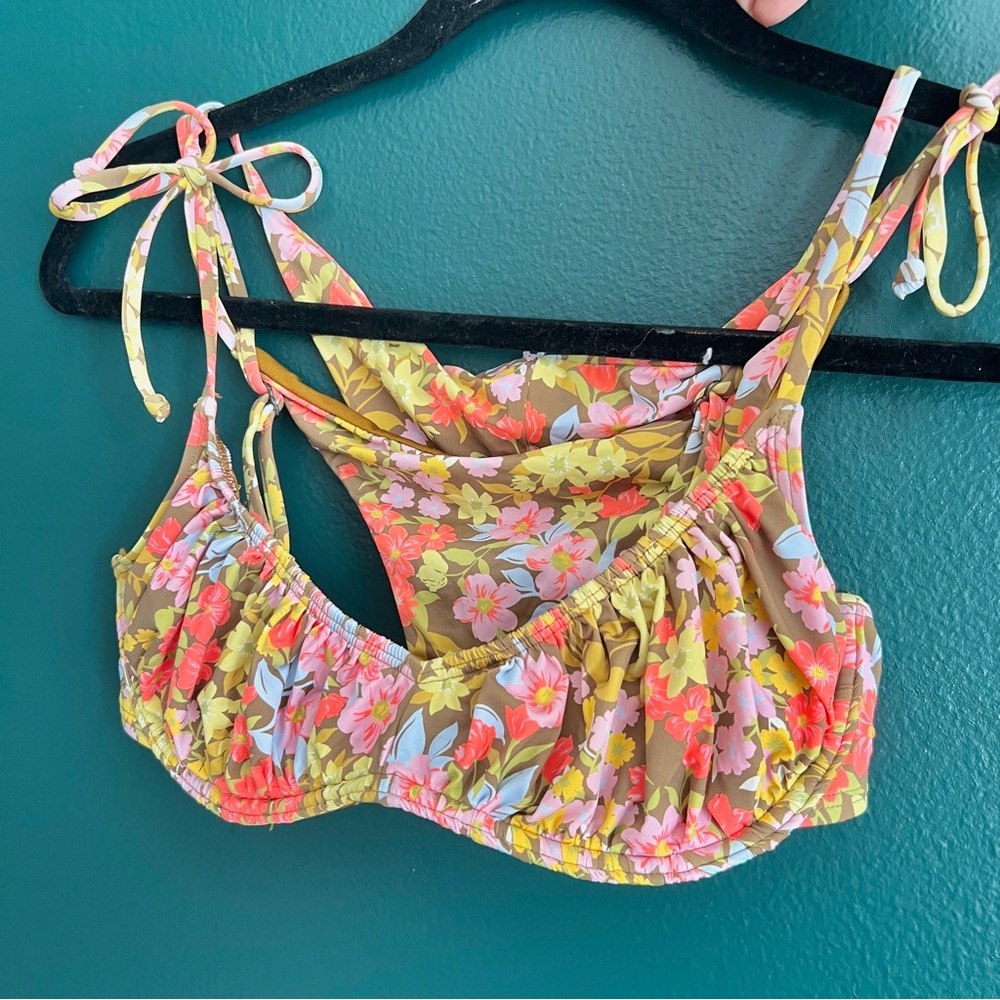 🌺 Floral Billabong Bikini 🌺